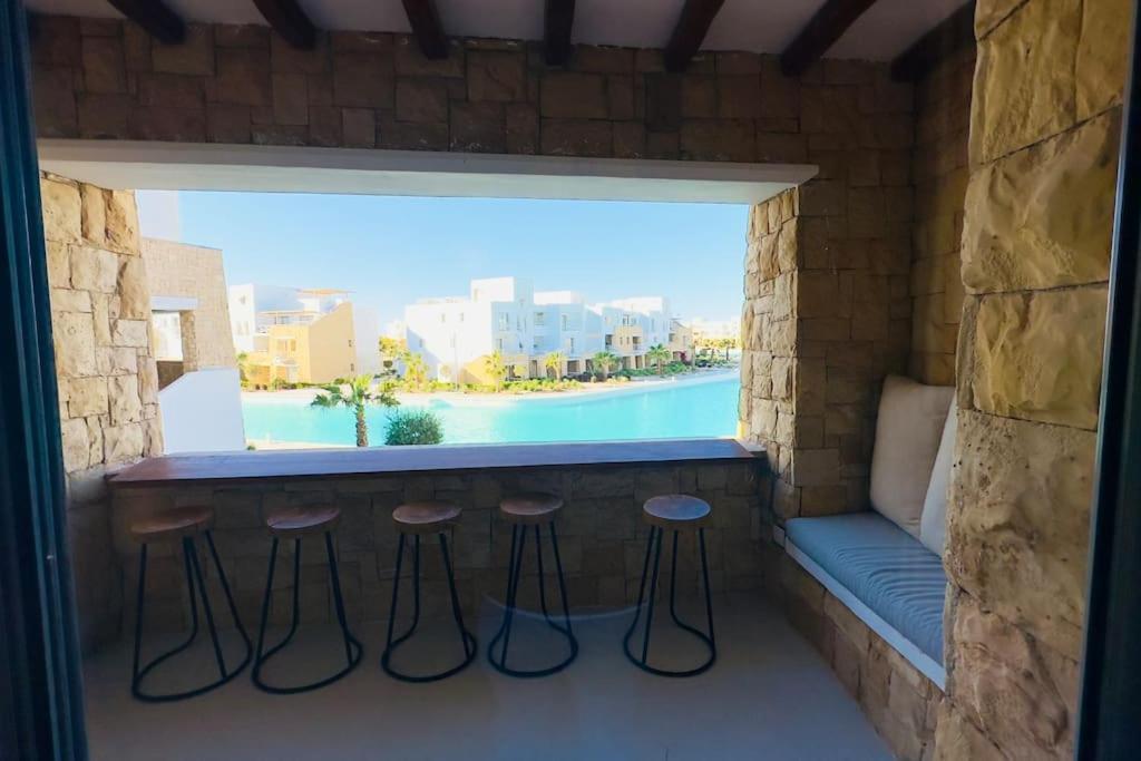 Cozy 3 Bedrooms In Swan Apartment