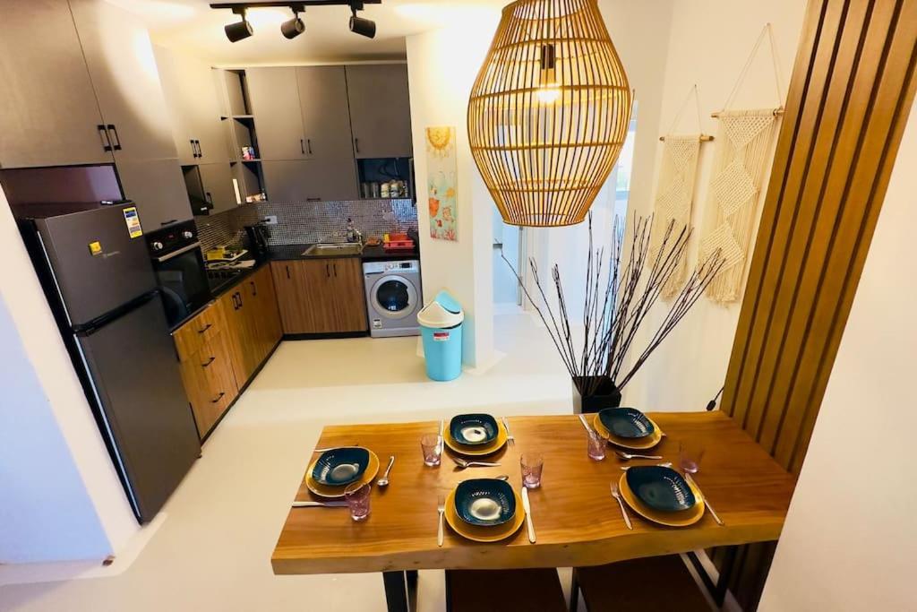 Cozy 3 Bedrooms In Swan Apartment *